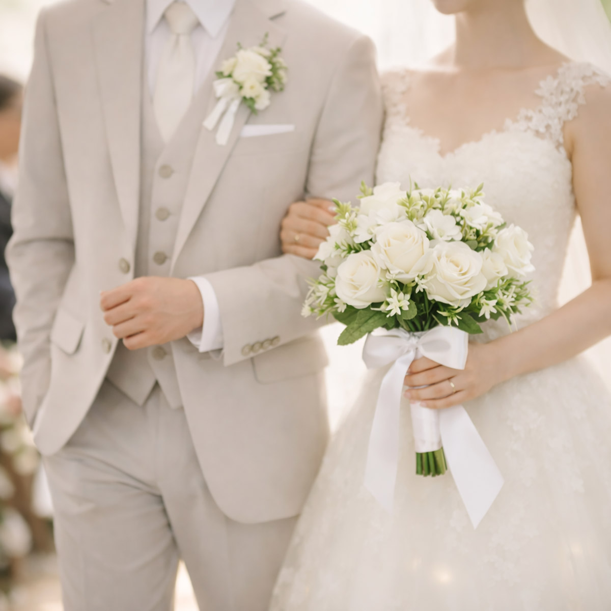結婚式で持つ白いブーケ
